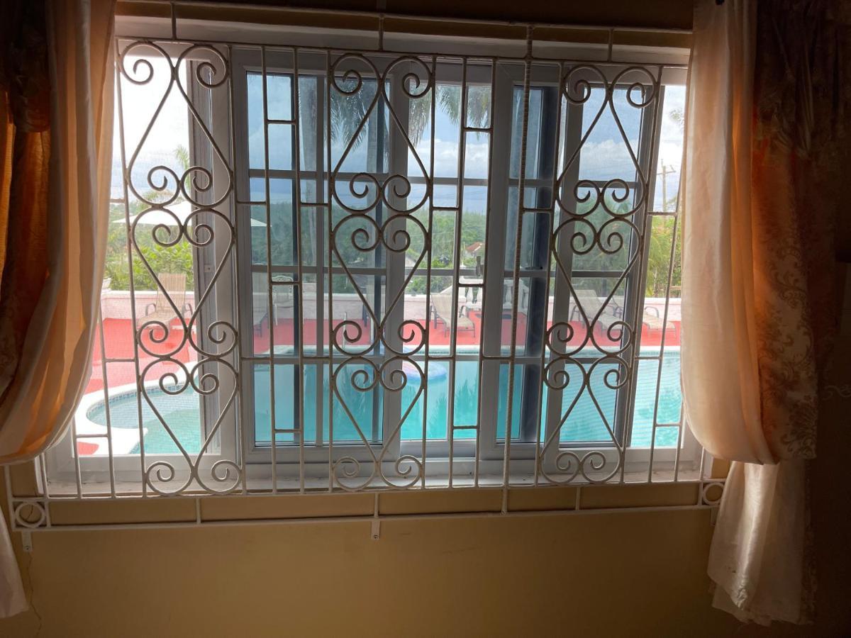 Hotel Peaceful Palms Montego Bay Exterior foto